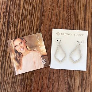 Kendra Scott Sophia earrings